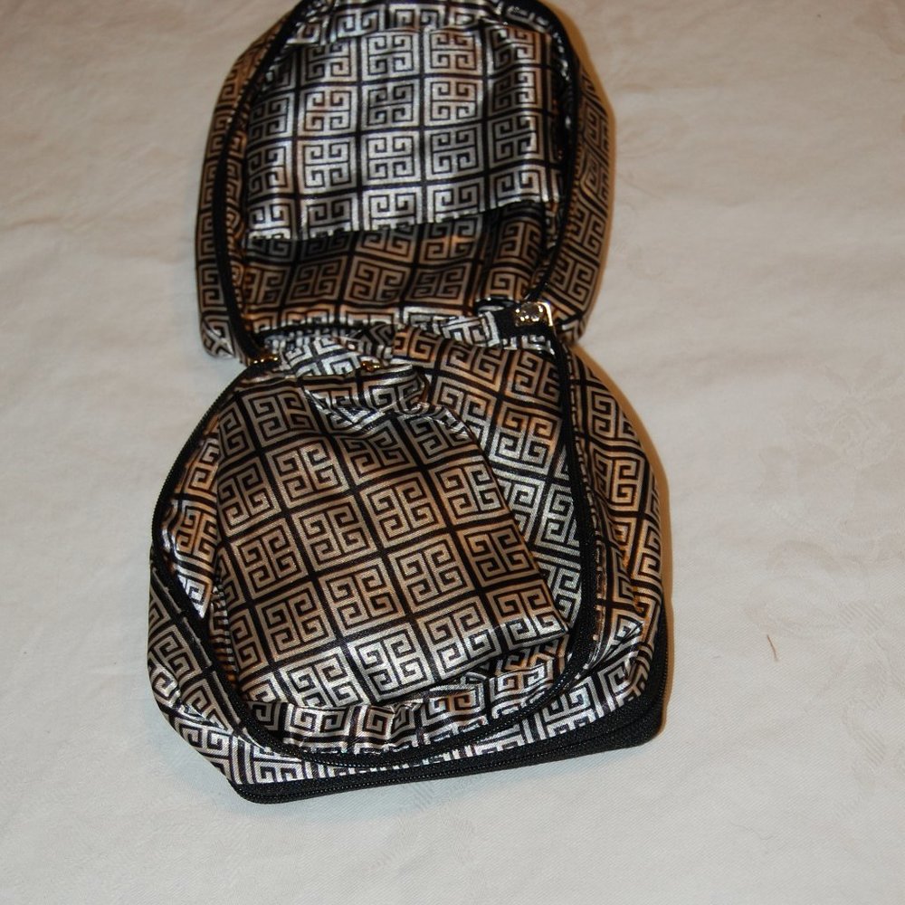 Purse N Make up /Jewelry Bag 4" x 5" x 4 1/2" Black & White - Picture 5 of 16